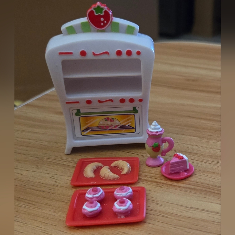 Strawberry Shortcake 2008 Hasbro Berry Cafe Oven & Food Accessories Replacement
